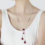 CARTIER EARLY 20TH CENTURY RUBY AND DIAMOND `LAVALLI&#200;RE` NECKLACE - Foto 4