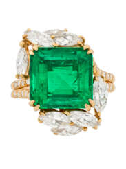 EMERALD AND DIAMOND RING