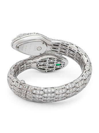 BULGARI DIAMOND AND EMERALD `SERPENTI` BRACELET-WATCH - фото 5