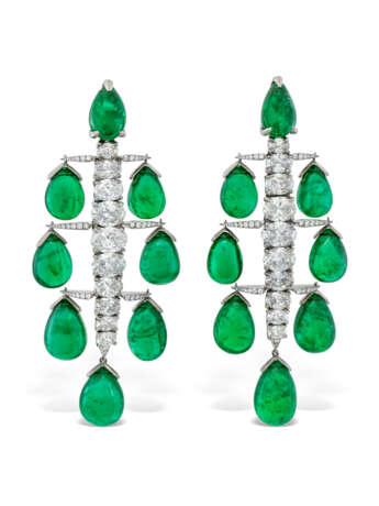 KARRY BERREBY EMERALD AND DIAMOND CHANDELIER EARRINGS - Foto 1