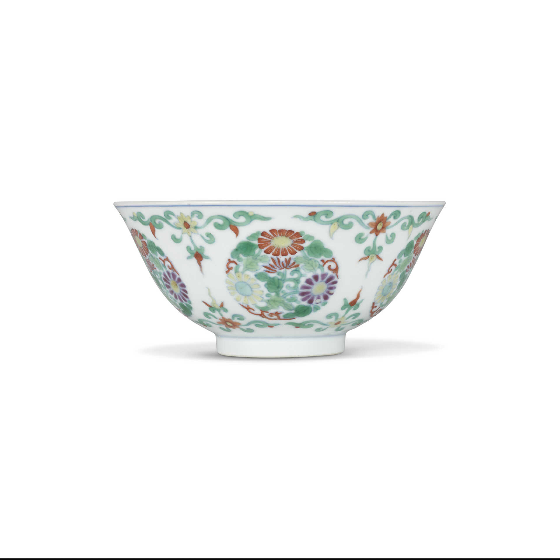 A FAMILLE ROSE AND DOUCAI ‘FLORAL’ MEDALLION BOWL