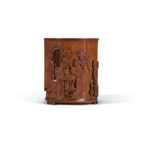 A FINELY CARVED RETICULATED `LADY MUSICIANS` BAMBOO BRUSH POT - photo 2