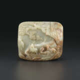 A RARE PALE CELADON JADE IMPERIALLY-INSCRIBED `THREE RAMS` PLAQUE - фото 1