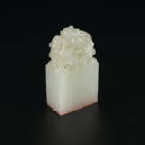 AN IMPERIAL WHITE JADE `XIANGYONG WUFU` SEAL - photo 4