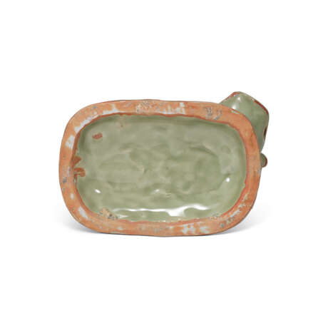 A LONGQUAN CELADON ‘IMMORTAL’ CENSER - фото 2