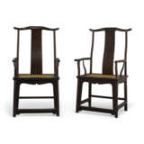 A PAIR OF ZITAN `OFFICIAL`S HAT` ARMCHAIRS, GUANMAOYI - Foto 1