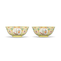 A PAIR OF FAMILLE ROSE YELLOW-GROUND &#39;LANTERN&#39; MEDALLION BOWLS