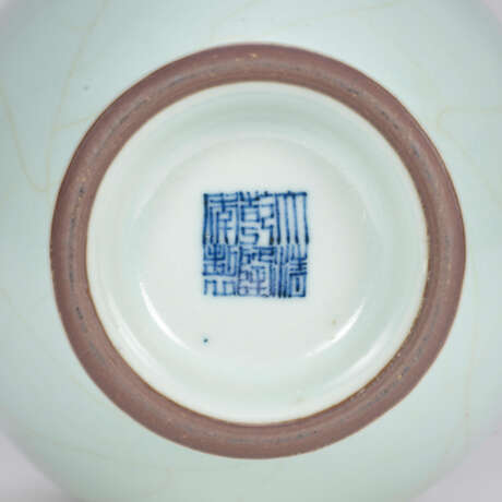 A FINE GUAN-TYPE GLAZED VASE - photo 2