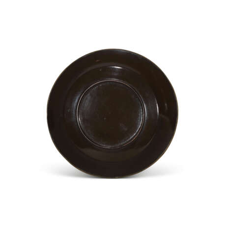 A BLACK LACQUER DISH - фото 2