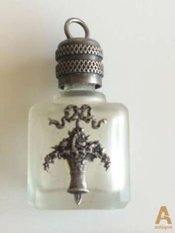 Perfume bottle - photo 1