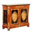 Large chest of drawers in Louis XVI style. The end of the 19th century. - Maintenant aux enchères