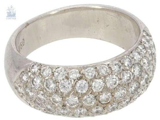 Ring: breiter und dekorativer Goldschmiedering mit hochwertigem Brillantbesatz, ca.1,5ct - photo 2