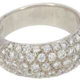 Ring: breiter und dekorativer Goldschmiedering mit hochwertigem Brillantbesatz, ca.1,5ct - Foto 2
