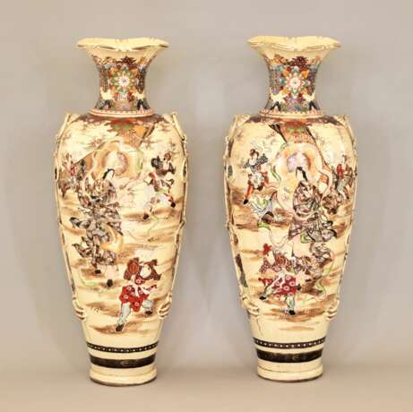 Pair of Japanese Satsuma floor vases. - Foto 5