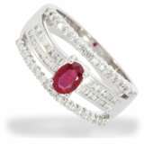 Ring: neuwertiger, moderner und ungetragener Rubin/Diamant-Damenring, Handarbeit aus 18K Weißgold, 1,06ct - Foto 1