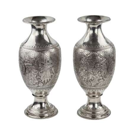 A pair of amphora-shaped Persian silver vases. - photo 1