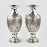 A pair of amphora-shaped Persian silver vases. - Foto 5