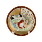 Three Japanese plates with erotic themes. - фото 7