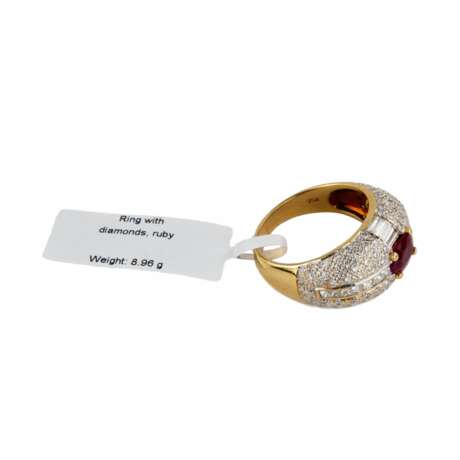 Gold ring with ruby and diamonds. - фото 6