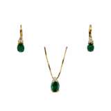 Giorgio Visconti. 18K gold pendant and earrings with emeralds and diamonds. - фото 1