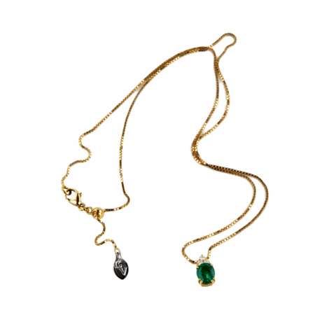 Giorgio Visconti. 18K gold pendant and earrings with emeralds and diamonds. - фото 5