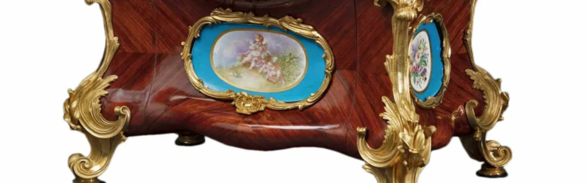 Table box for jewelry. Sevres 1830.