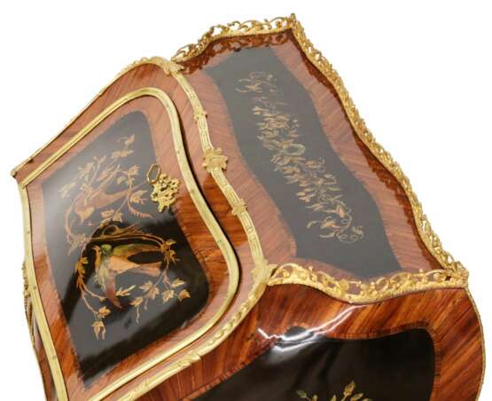 Coquettish ladies` bureau in wood and gilded bronze, Louis XV style. - photo 6