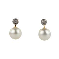 Marco Bicego. Finely crafted gold earrings with pearls and diamonds.