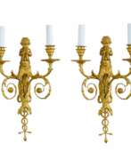 Appliques murales. Pair of French gilt bronze sconces, Louis XVI style, 19th century.