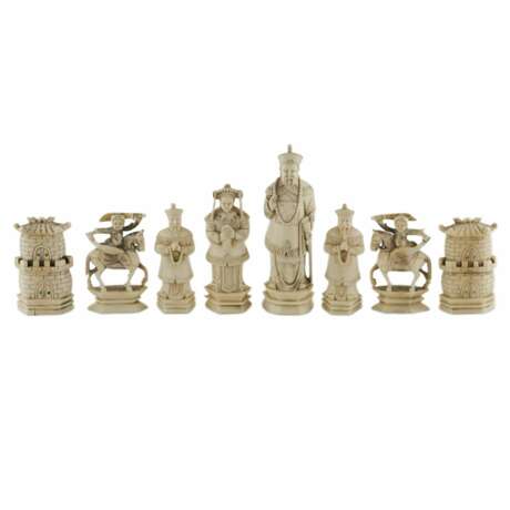 A beautiful set of Chinese ivory chess pieces. The turn of the 19th-20th centuries. - фото 4