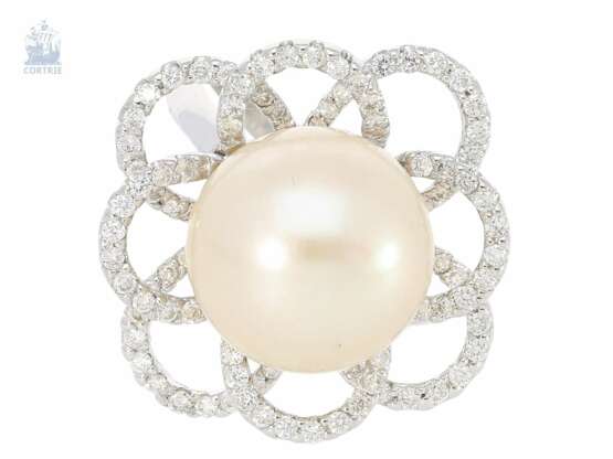 Ring: sehr aufwändig gearbeiteter und hochwertiger Damenring mit feinster Südsee-Perle und Brillanten, ungetragen - Foto 1