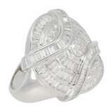 Ring: moderner und ausgefallener Designer-Damenring mit reichhaltigem Diamantbesatz in hoher Qualität, neuwertig, 18K Weißgold, 1,79ct - Foto 1