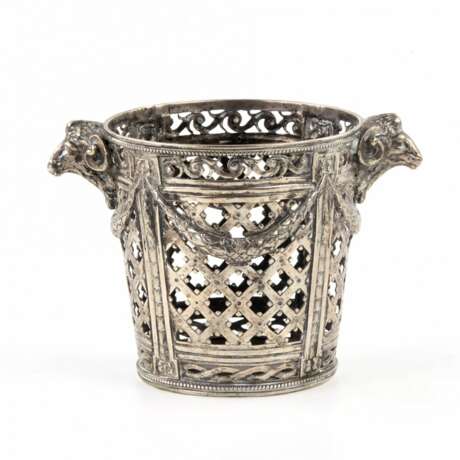 Silver flower pot. Schwarz &amp; Steiner. Vienna 1902-1918 Silver Early 20th century - photo 2