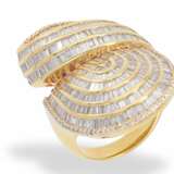 Ring: extrem breiter, äußerst aufwändig gefertigter und sehr teurer Cocktail-Damenring mit feinen Diamanten, 2,68ct, exklusive Handarbeit in 18K Gold - Foto 1
