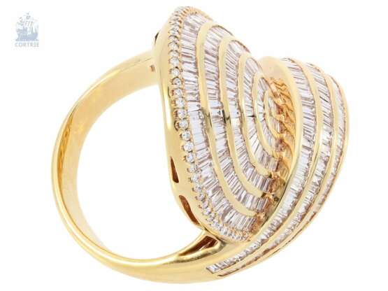 Ring: extrem breiter, äußerst aufwändig gefertigter und sehr teurer Cocktail-Damenring mit feinen Diamanten, 2,68ct, exklusive Handarbeit in 18K Gold - photo 3