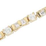 Armband: modernes, attraktives Diamant-Goldschmiedearmband, ca. 2,96ct, solide Handarbeit aus 18K Gold - фото 2