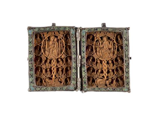 A VERY FINE SILVER AND CLOISONNÉ ENAMEL-MOUNTED CARVED DIPTYCH - фото 1