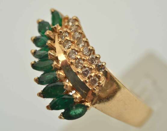 Gold ring with emeralds and diamonds Gold Other style At the turn of 19th -20th century - photo 9