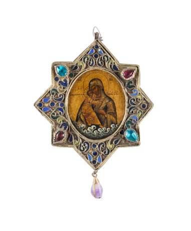A FINE ICON PENDANT SHOWING THE VLADIMIRSKAYA MOTHER OF GOD - фото 1