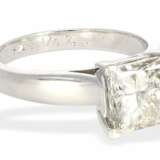 Ring: moderner, weißgoldener Goldschmiedering mit großem Diamanten im Princess-Cut von 2,92ct - Foto 2