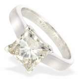 Ring: moderner, weißgoldener Goldschmiedering mit großem Diamanten im Princess-Cut von 2,92ct - photo 3