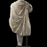 A ROMAN LIMESTONE FIGURE OF ANTINOUS - Foto 6