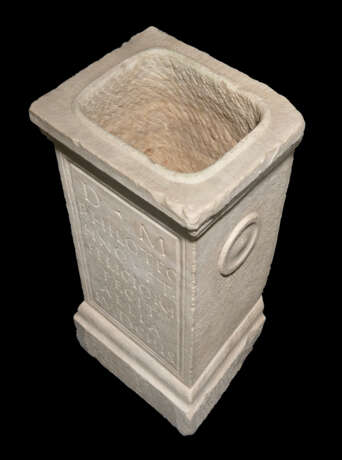 A ROMAN MARBLE STELE - Foto 5