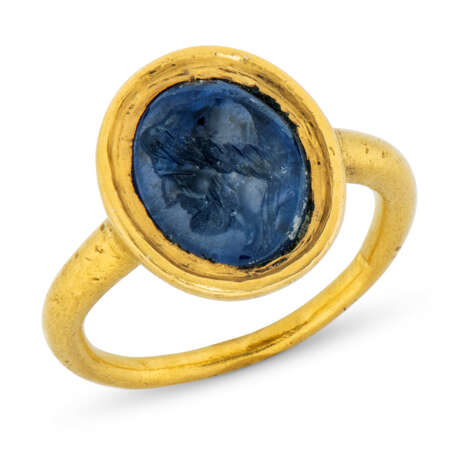 A ROMAN SAPPHIRE RINGSTONE WITH ODYSSEUS - photo 2