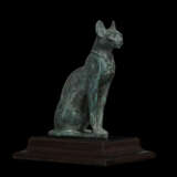 AN EGYPTIAN BRONZE CAT - Foto 2