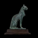 AN EGYPTIAN BRONZE CAT - Foto 4