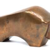 Schumann, Pierre (1917-2011) "Stier", Bronze, signiert, 1965, H. 9 cm, L. 16,5 cm - photo 1