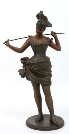 Jugendstil-Figur "Junge Frau mit Gerte", um 1900, Metallguß bronziert, nach G. van der Straeten, im Sockel signiert, H. 49 cm - photo 1