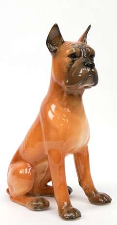 Große Goebel-Figur "Sitzender Boxer", farbig glasiert, H. 33,5 cm - photo 1