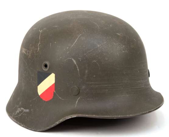 Stahlhelm mit Wappenschild, 2. WK - Foto 1